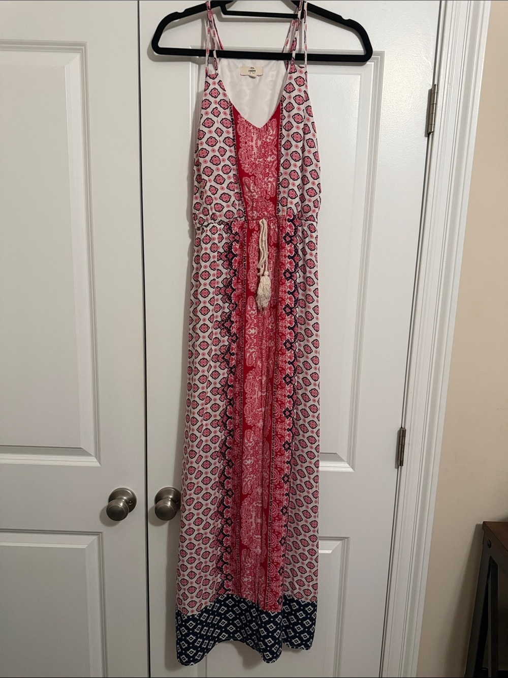 entro Red and Navy Printed Maxi Dress with Spaghetti Straps size large